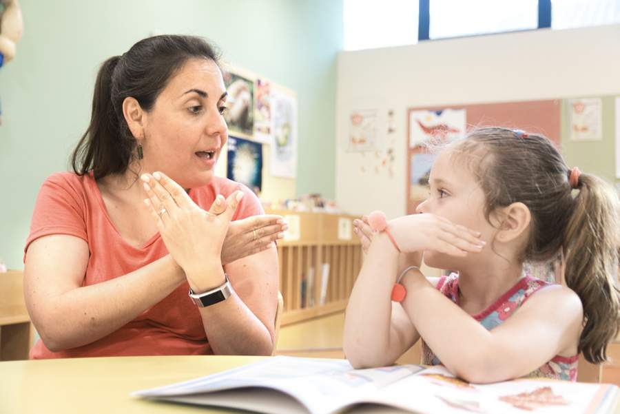 Escolas v&atilde;o adotar Libras na educa&ccedil;&atilde;o bil&iacute;ngue