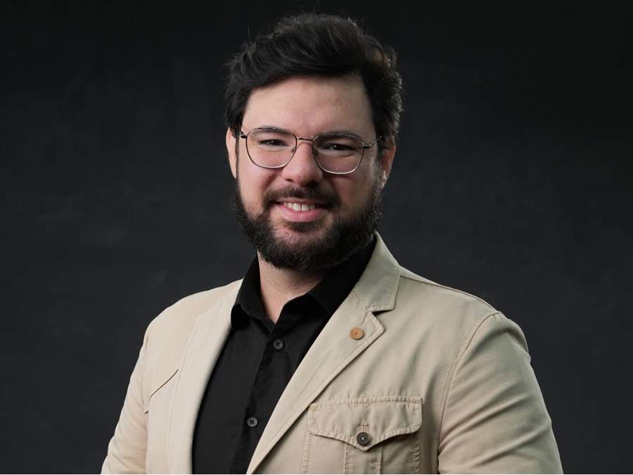 Uso de IA treinada por IA levanta riscos estruturais para empresas e governos