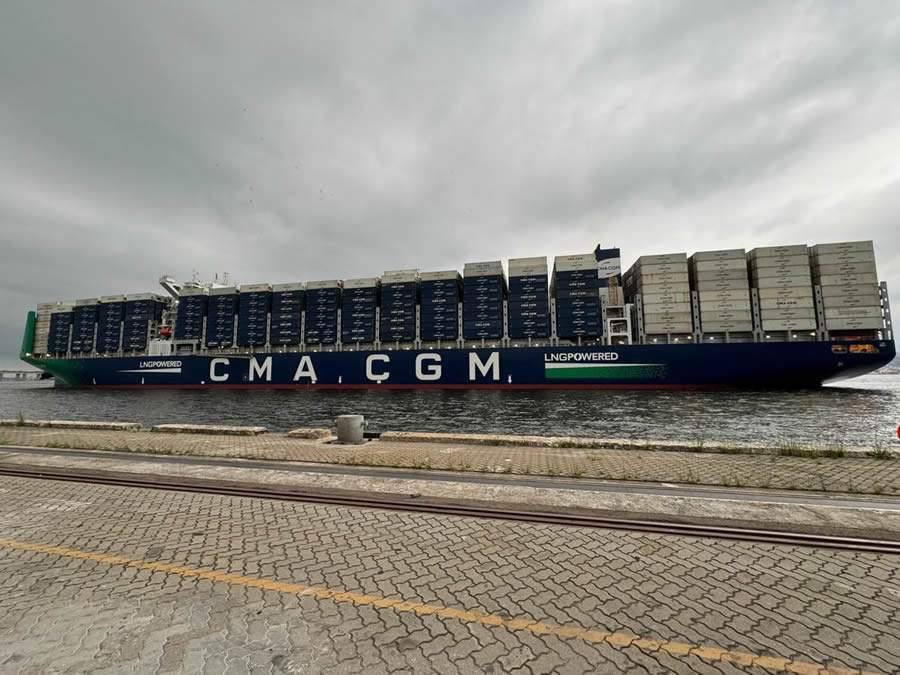 Atracação histórica: Porto do Rio de Janeiro recebe o navio sustentável CMA CGM Bahia movido a GNL