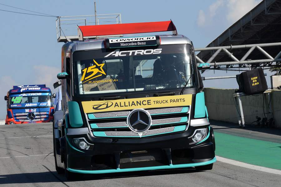 Com Mercedes-Benz Actros, Wellington Cirino defende a lideran&ccedil;a da Copa Truck 2022 em Interlagos