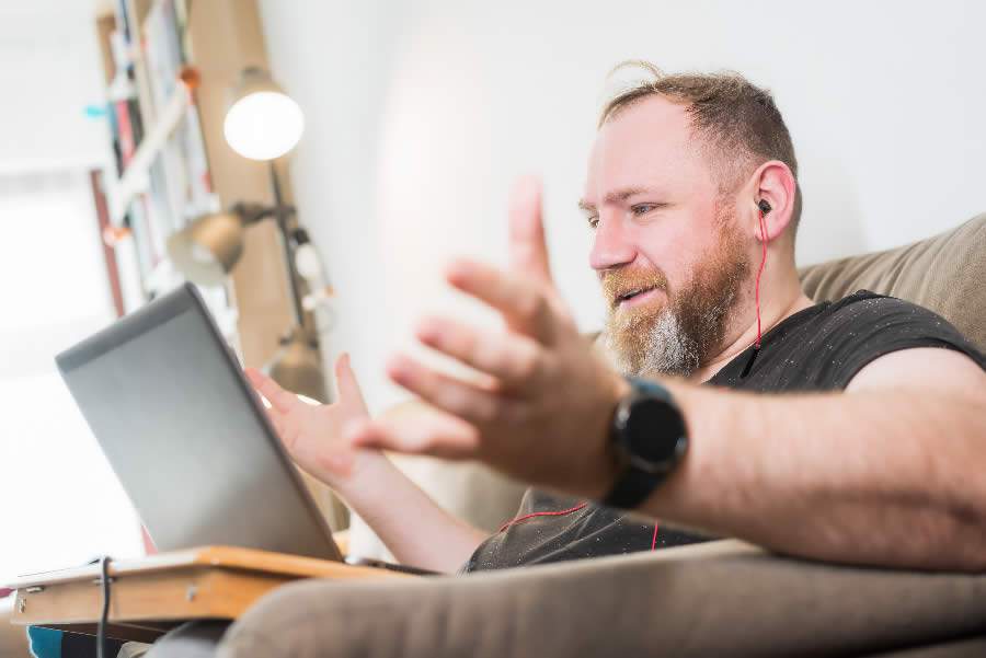 Por que estamos trabalhando mais (e sem necessidade) no home office?