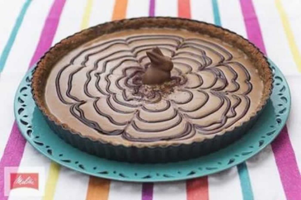 Torta de doce de leite com caf&eacute; e cobertura de chocolate amargo