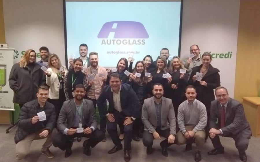 AUTOGLASS, M a p f r e  e Sicredi em Porto Alegre