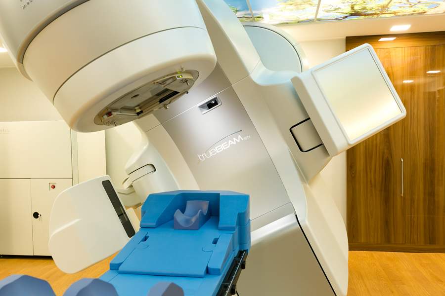 Corb apresenta nova tecnologia em radioterapia para cerca de 200 convidados