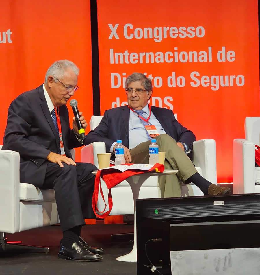 Pedro Botti e Antonio Penteado Mendonça (esqueda para a direita)