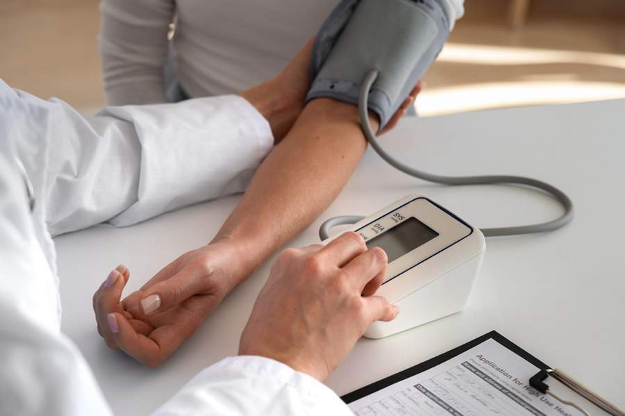Estresse e sedentarismo acendem alerta para hipertensão em pessoas cada vez mais jovens