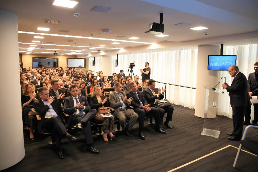 Especialistas Defendem Liberdade Econ&ocirc;mica no Brasil Para Assegurar o Crescimento dos Mercados