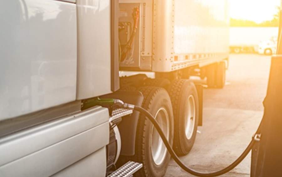 Aumento do percentual do biodiesel no diesel impacta a durabilidade dos caminhões e transportadores fazem alerta