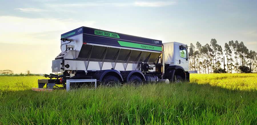 Distribuidor de fertilizante para acoplamento em caminhões é alternativa para economizar