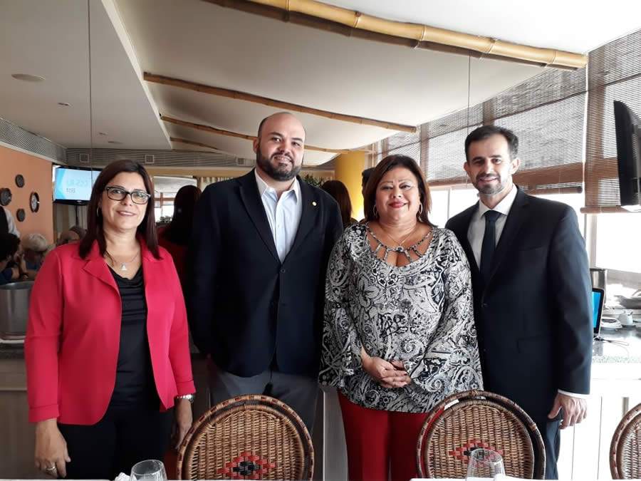  Sonia Marra, diretora financeira do CCS-RJ; Fabio Izoton, presidente; Márcia Simplicio, da Comissão da Mulher; e Luiz Mario Rutowitsch, diretor secretário.