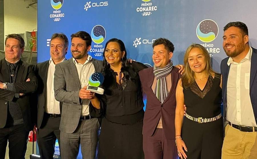 Equipe Brasilcap com o pr&ecirc;mio que reconhece a melhor experi&ecirc;ncia do cliente na &aacute;rea de seguros gerais, previd&ecirc;ncia e capitaliza&ccedil;&atilde;o
