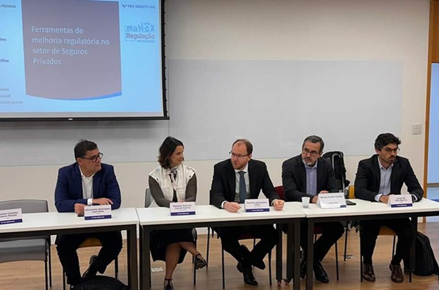 Representantes da CNseg, FGV e Susep debatem regulação em encontro na capital federal. Foto: Divulgação