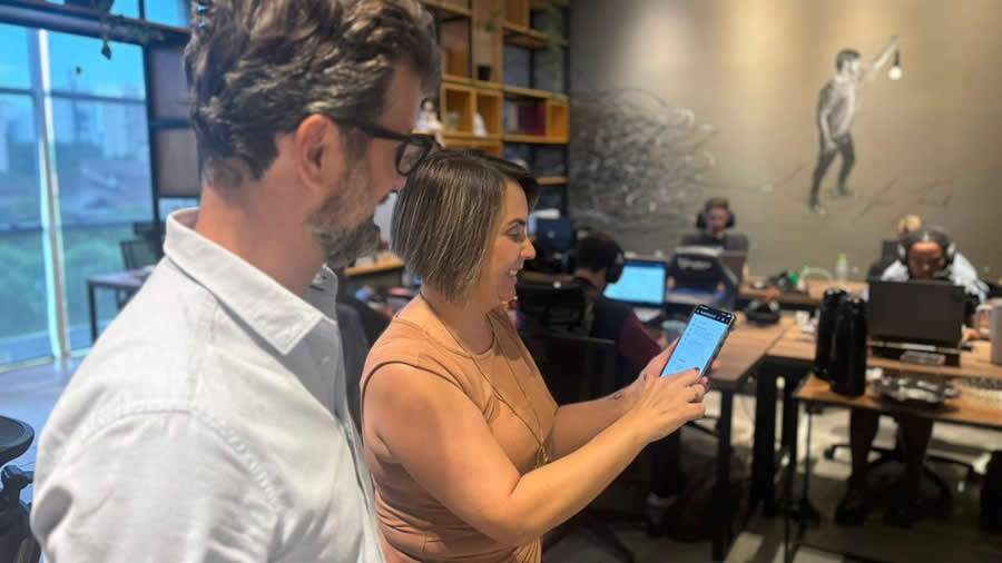   Jean Ferrari e Adriana Bombassaro, s&oacute;cios da FastBuilt: parceria com Tokio Marine - Divulga&ccedil;&atilde;o