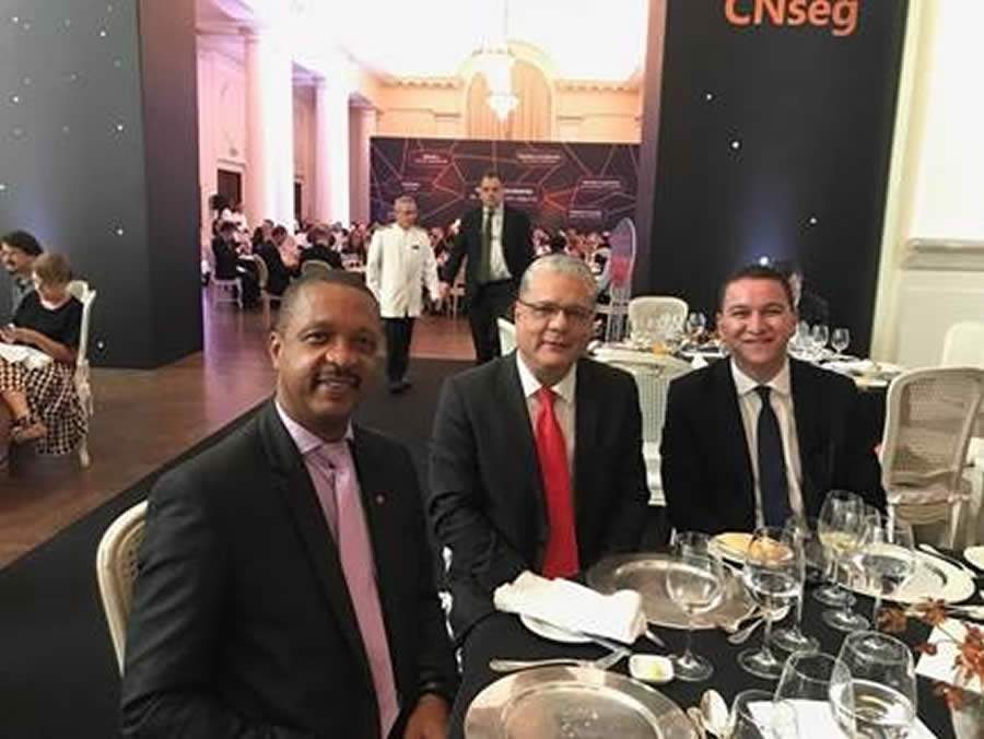 O presidente do CVG-RJ, Carlos Ivo Gon&ccedil;alves, ao lado dos presidentes do CSP-MG, Jo&atilde;o Paulo Moreira de Mello, e do CVG-SP, Silas Kasahaya