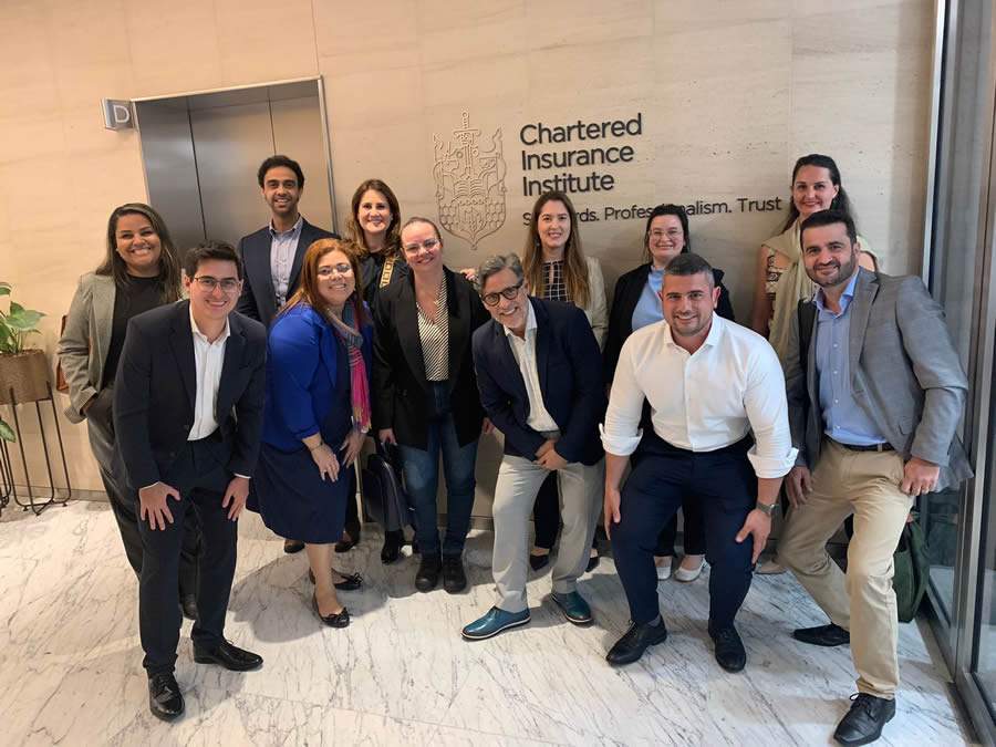 O coordenador da imers&atilde;o, Ronny Martins (ao centro), junto com a turma