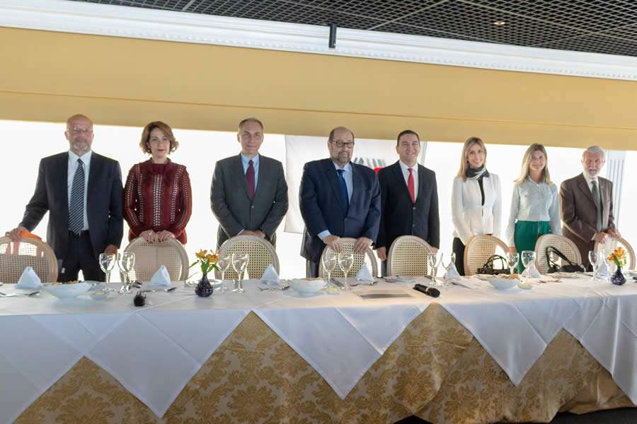 CVG-SP: Tema do almo&ccedil;o foi "A Era Digital e o Corretor de Seguros"