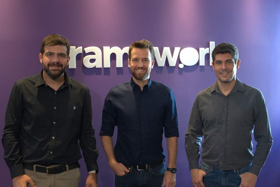 André Dib (VP de Estratégia), Leonardo Barros (CEO) e Giovanni La Porta (cofundador) comandam a Framework Digital, companhia que desenvolve soluções inovadoras - Crédito: Divulgação