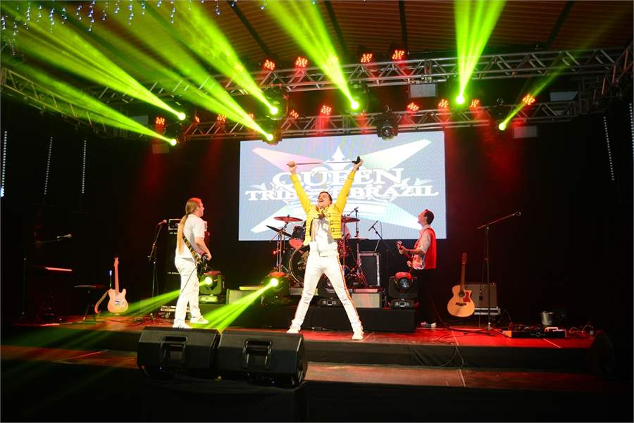 Becomex comemora Dia do Cliente com show exclusivo, online e gratuito da banda Queen Tribute Brazil