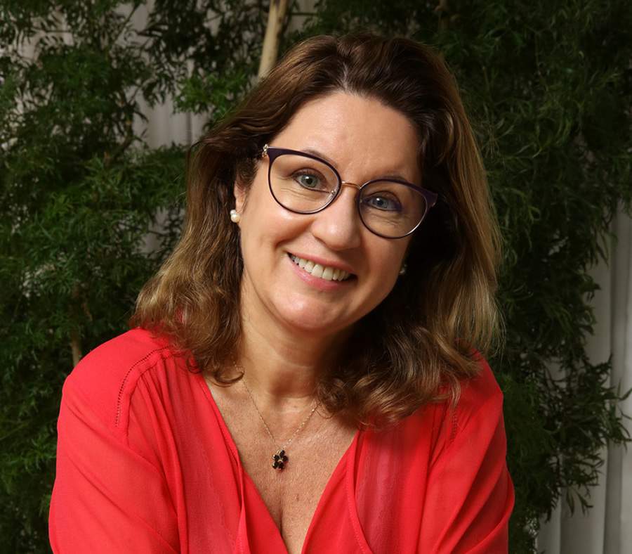 Autora Viviane Ribeiro Gago