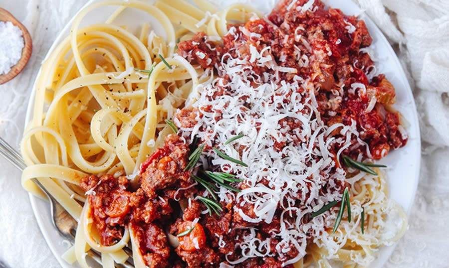 Espaguete Bolonhesa com Molho de Tomate Arrabiata Sacciali