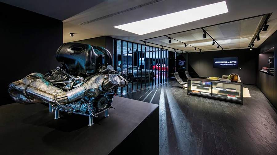 Mercedes-AMG inaugura nova &aacute;rea tem&aacute;tica de entrega de ve&iacute;culos para clientes na Alemanha