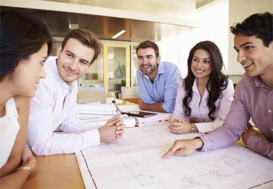 Estar feliz aumenta produtividade