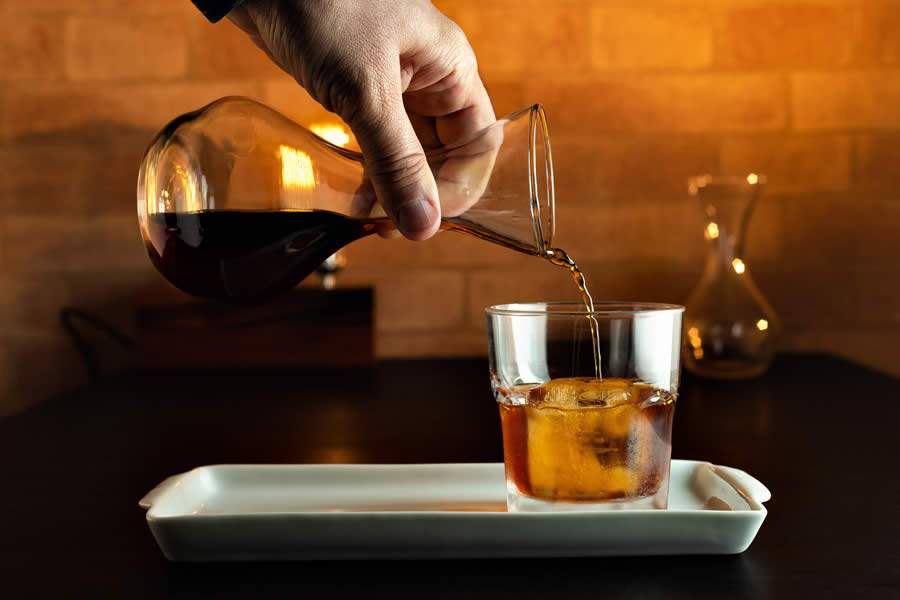 Aprenda a preparar o café gelado que é sucesso do Verão 2019