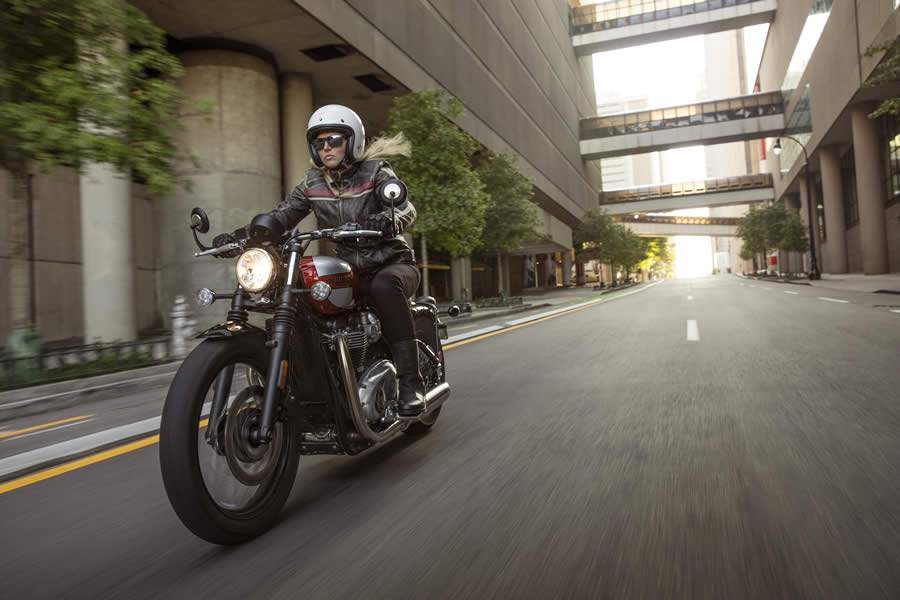 Triumph anuncia primeiras a&ccedil;&otilde;es concretas do in&eacute;dito projeto "Women For The Ride"