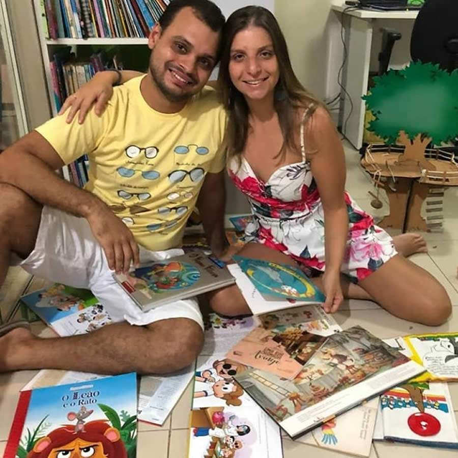 Vivian e Rodrigo Vaz_idealizadores do @historinhaspracontar_cred Divulgacao.jpg