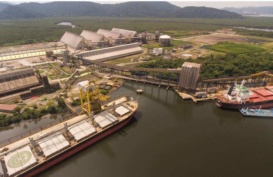 Meteorologia portu&aacute;ria permite opera&ccedil;&atilde;o em 708 horas sob risco de chuvas