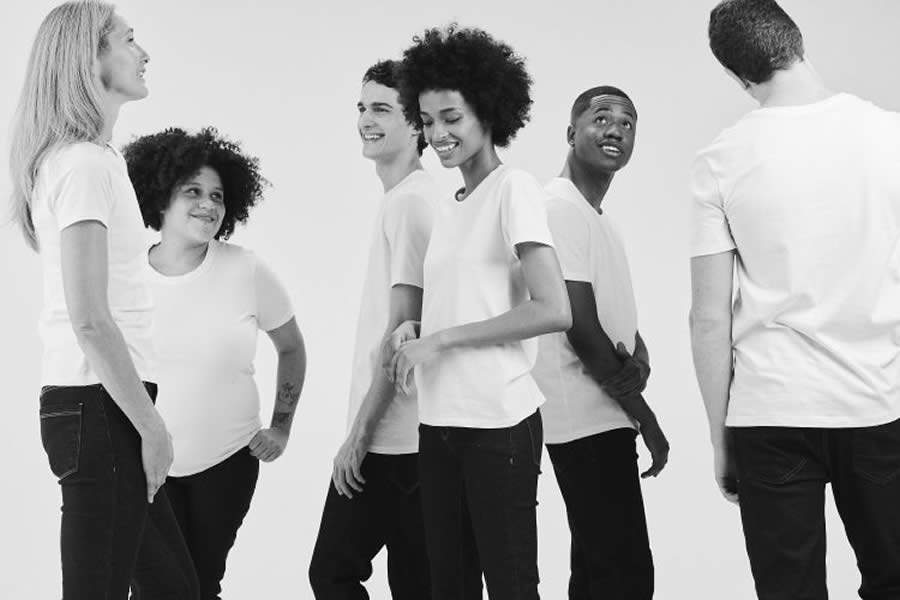 Em seus 140 anos, Hering faz declaração de amor a quem faz da marca o Básico do Brasil e celebra data com lançamento de produtos inovadores