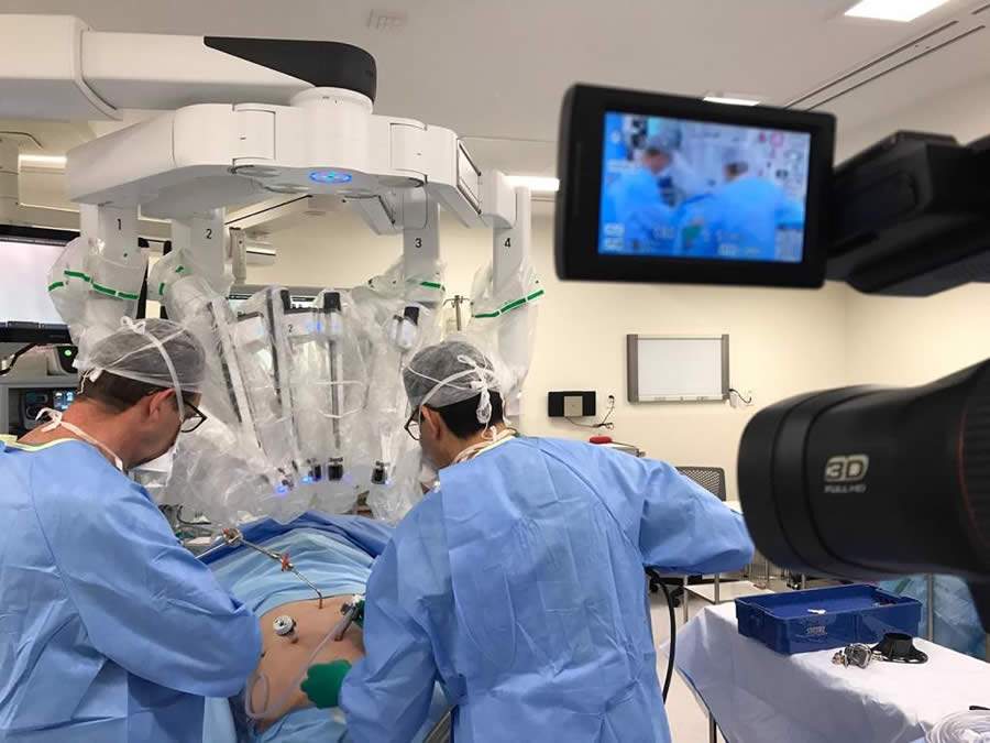 Hospitais Brasileiros Têm 66 Robôs Para Realização de Cirurgias