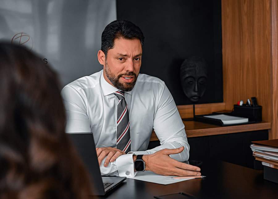 Currículo com lacunas por cuidado familiar: preconceito ainda é uma barreira?