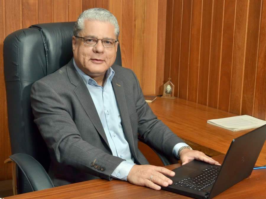Jo&atilde;o Paulo Moreira de Mello, presidente do CSP-MG, comemora a chegada de novas benem&eacute;ritas