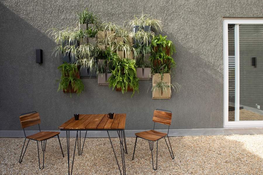 Novo modelo de floreira suspensa da Tramontina, a Malaia é ótima para locais reduzidos