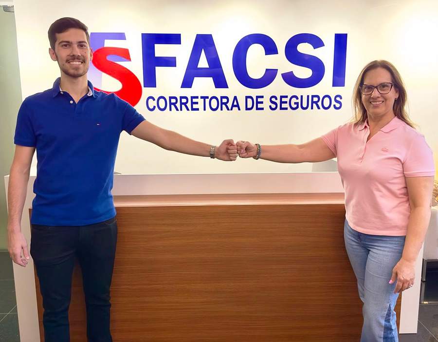 Guilherme F&aacute;varo, filho da executiva Simone F&aacute;varo, est&aacute; sendo preparado para suceder a m&atilde;e no comando da Fasci Corretora de Seguros