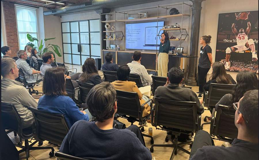 Manoela Mitchell (blusa verde) e Bruna Lolli da Pipo Saúde