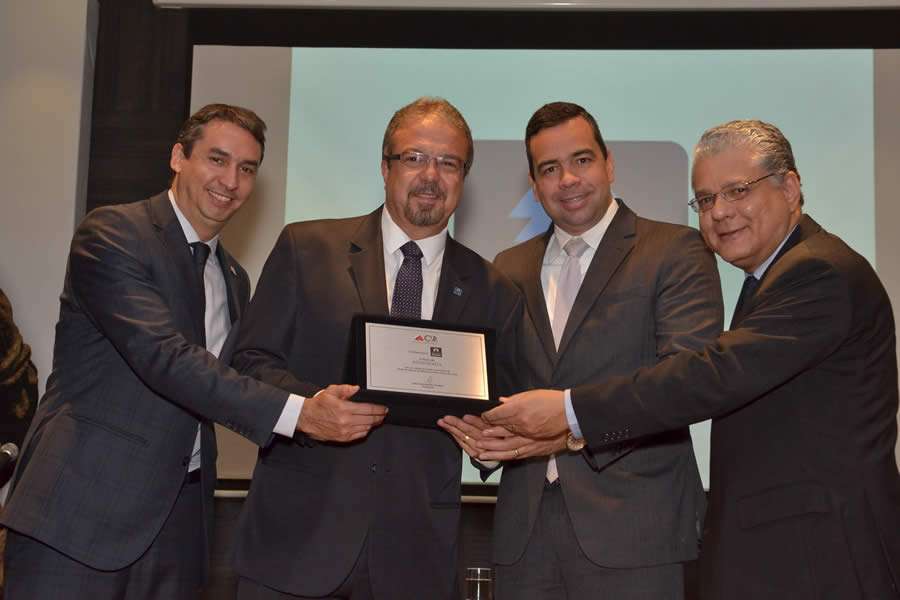 Sergio Prates (vice-presidente do CSP-MG), Ronaldo Pires (executivo da Seguros Unimed), Ant&ocirc;nio Edmir Ribeiro (diretor Social) e Jo&atilde;o Paulo Mello (presidente do Clube)