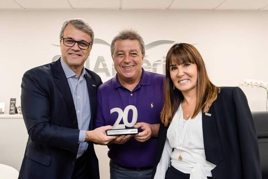 Aconseg-RJ recebe homenagem em inaugura&ccedil;&atilde;o de novo escrit&oacute;rio da SulAm&eacute;rica