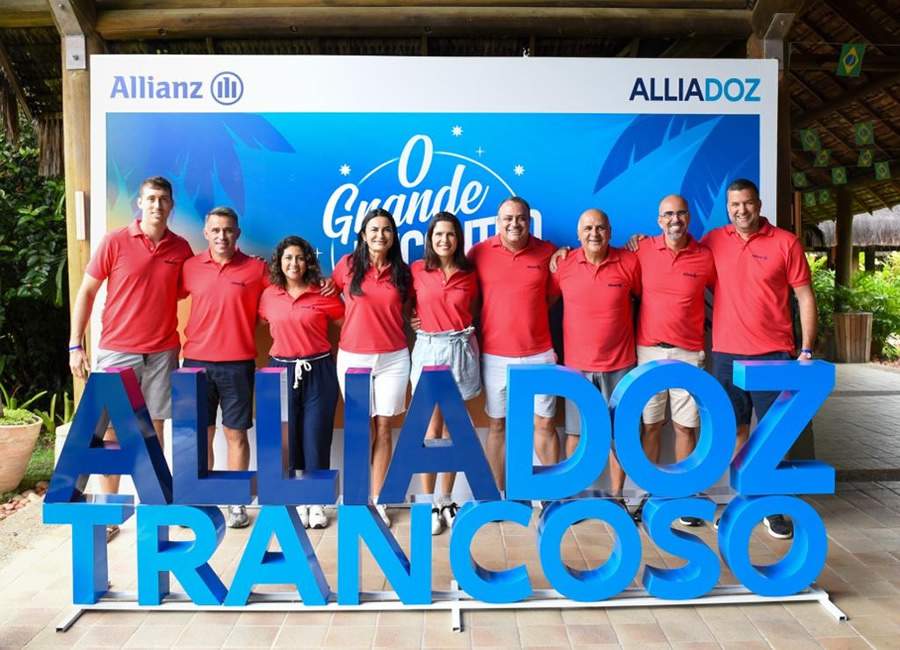 Karine Barros, diretora executiva Comercial, e diretores regionais em Trancoso