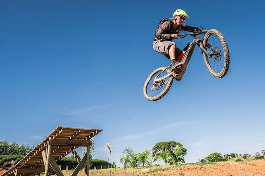 Embaixador da Fantic no Brasil, KDra competir&aacute; com a e-bike XMF 1.7 Carbon (Rodrigo Barreto)