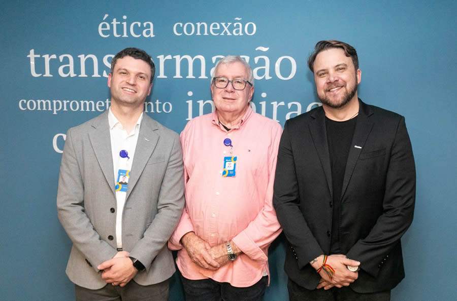 Atual gestão da Celos: presidente, Ivecio Pedro Felisbino (E), diretor de Seguridade, Paulo César da Silveira (C) e diretor Financeiro, Leandro Nunes da Silva (D).
