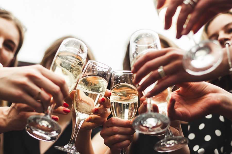 Especialista D&aacute; Dicas na Hora de Definir e Prestigiar a &ldquo;Festa da Firma&rdquo;