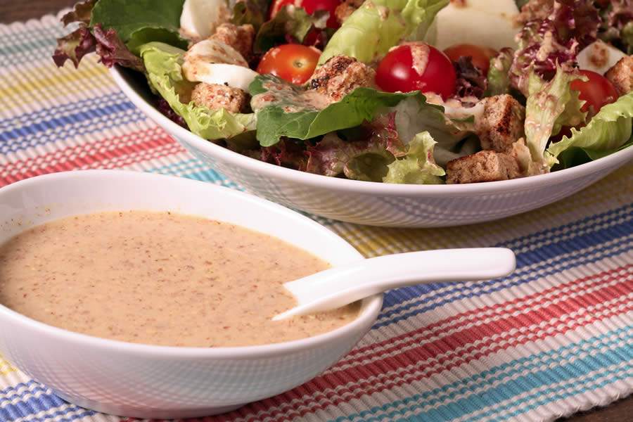 Molho de Tahine para Saladas, receita saudável com nutrientes favoráveis à saúde - Créditos: divulgação
