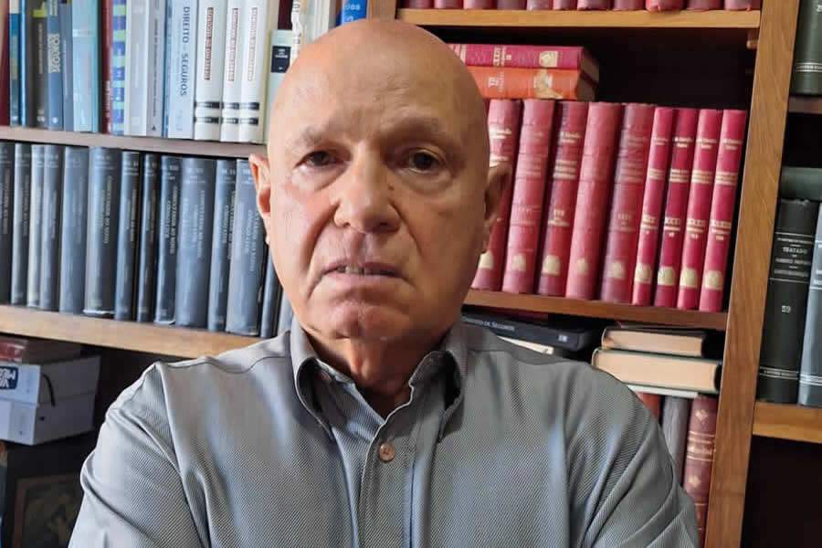 Voltaire Marensi - Professor