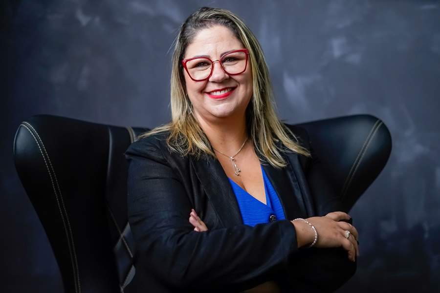 Karen Semeone, Gerente Tribut&aacute;ria da Systax