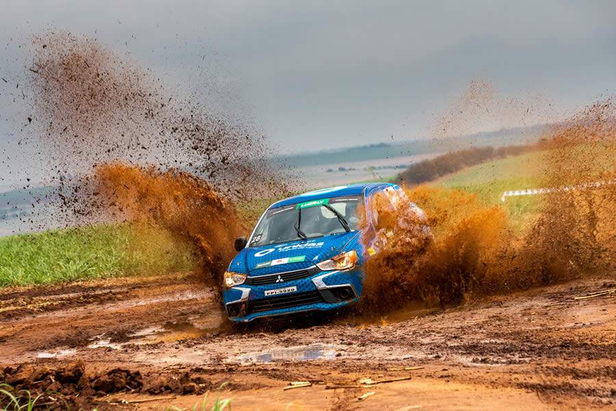 Água e lama podem apimentar o percurso - Ricardo Leizer / Mitsubishi