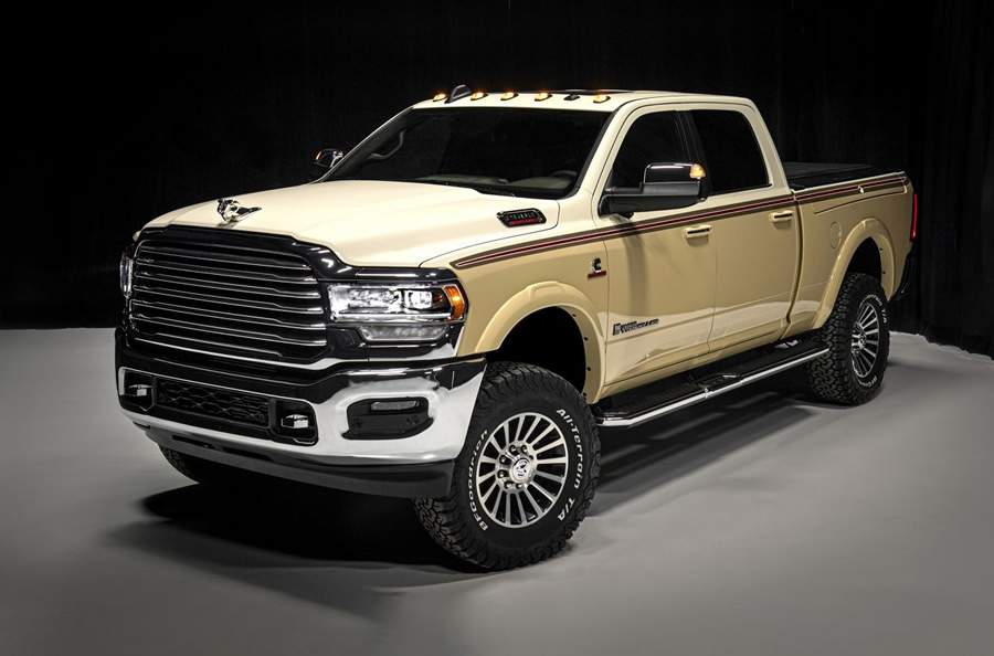 Ram e o cantor country Chris Stapleton celebram longa parceria com a picape personalizada Ram 'Traveller'