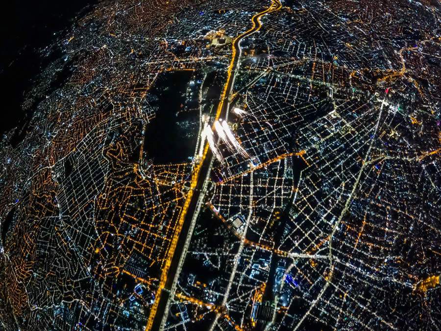 Quinteto sobrevoa a capital paulista e realiza pouso especial no Samb&oacute;dromo do Anhembi (Cr&eacute;dito: Marcelo Maragni/Red Bull Content Pool)