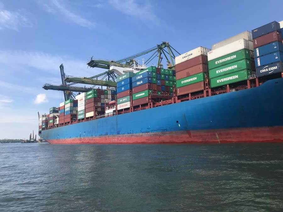 ANEC e ANEA doam 8 mil litros de álcool em gel aos operadores portuários em Santos